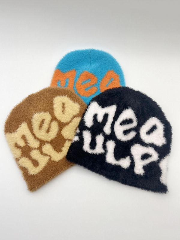Plush Contrast Color Letter Print Beanie Hat
